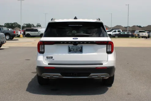 2025 Ford Explorer photo 1