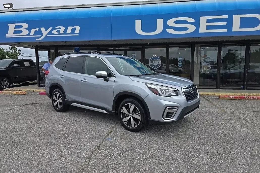 2020 Subaru Forester Touring photo 1