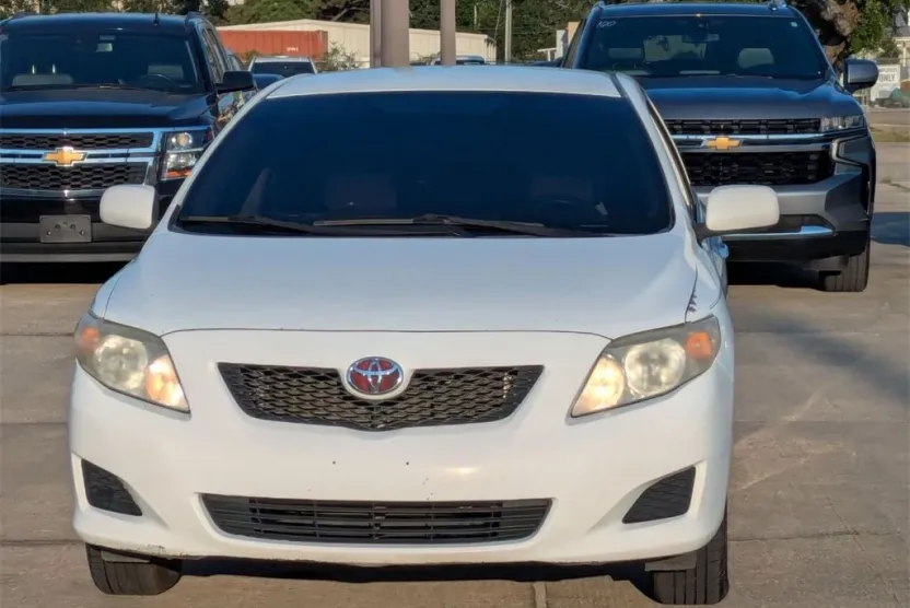 2010 Toyota Corolla photo 1