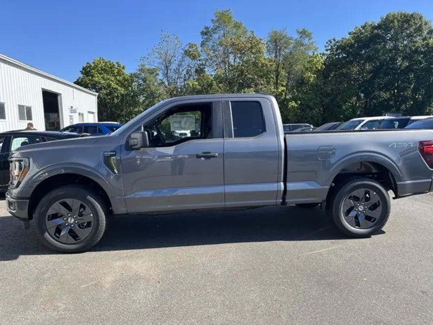 2025 Ford F-150 STX photo 1