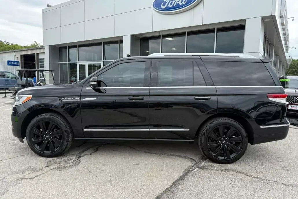 2023 Lincoln Navigator Reserve photo 1