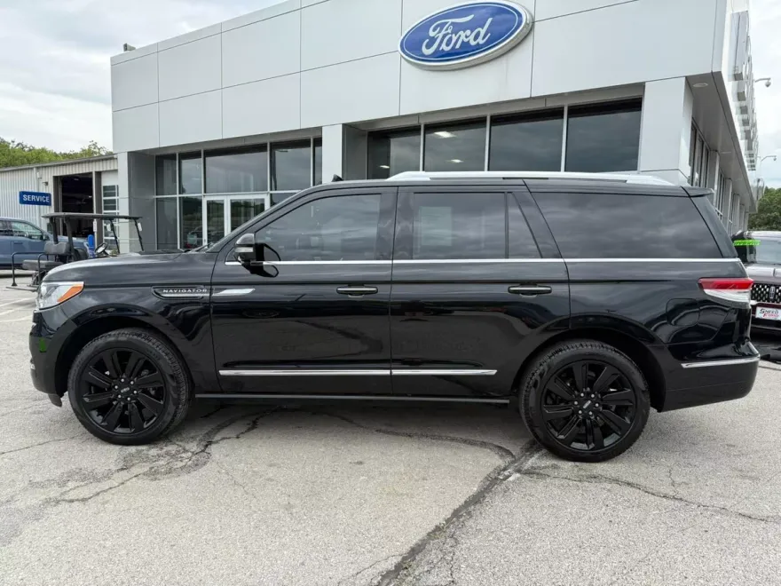 2023 Lincoln Navigator Reserve photo 1