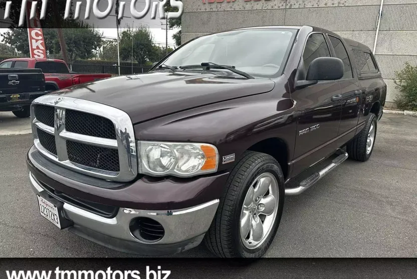 2004 Dodge Ram SLT photo 1