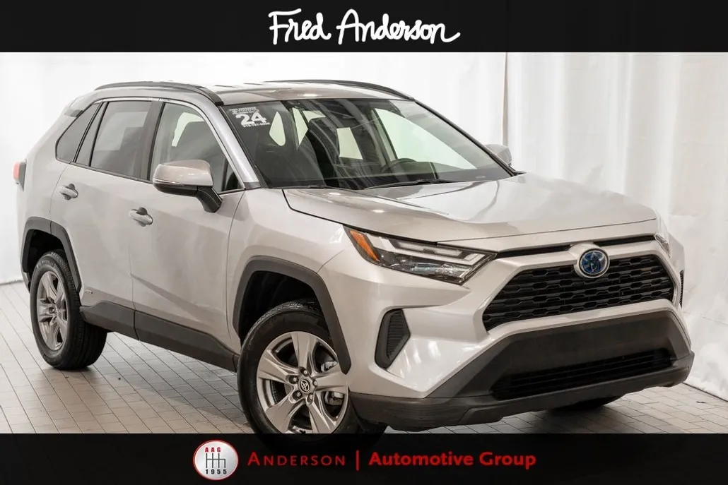 2024 Toyota RAV4 Hybrid XLE photo 1