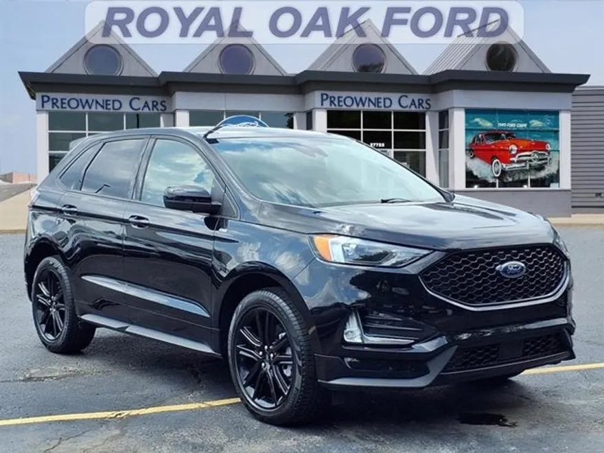 2024 Ford Edge ST photo 1