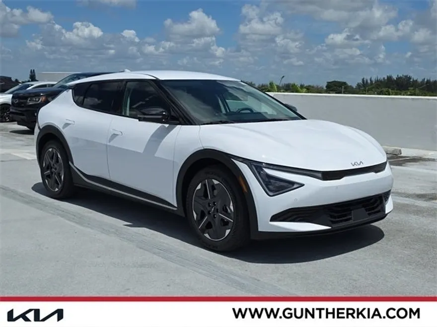 2025 Kia EV6 Light photo 1