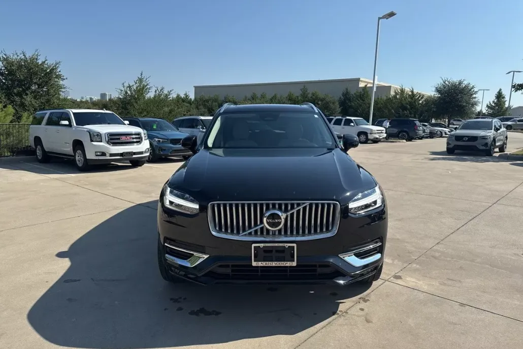 2024 Volvo XC90 Plus photo 1