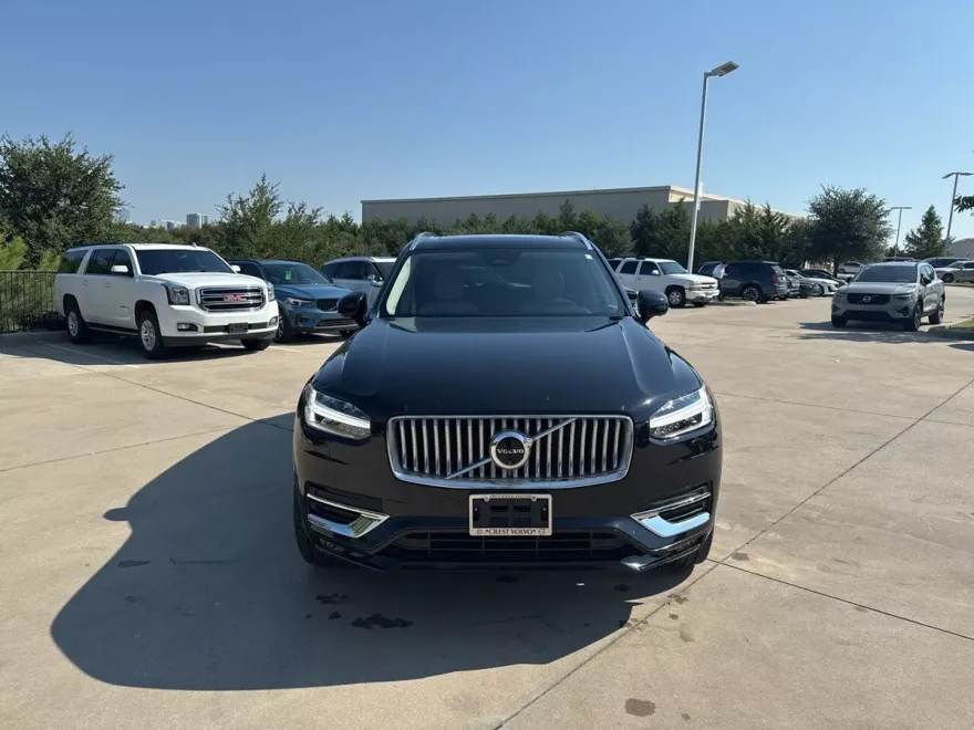 2024 Volvo XC90 Plus photo 1