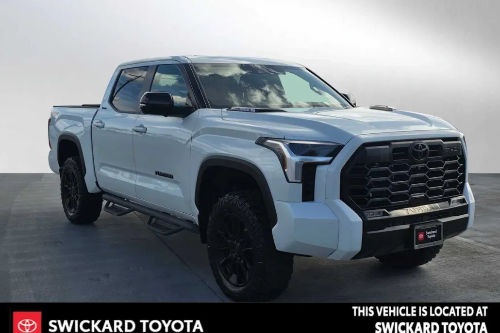 2024 Toyota Tundra Limited CrewMax photo 1