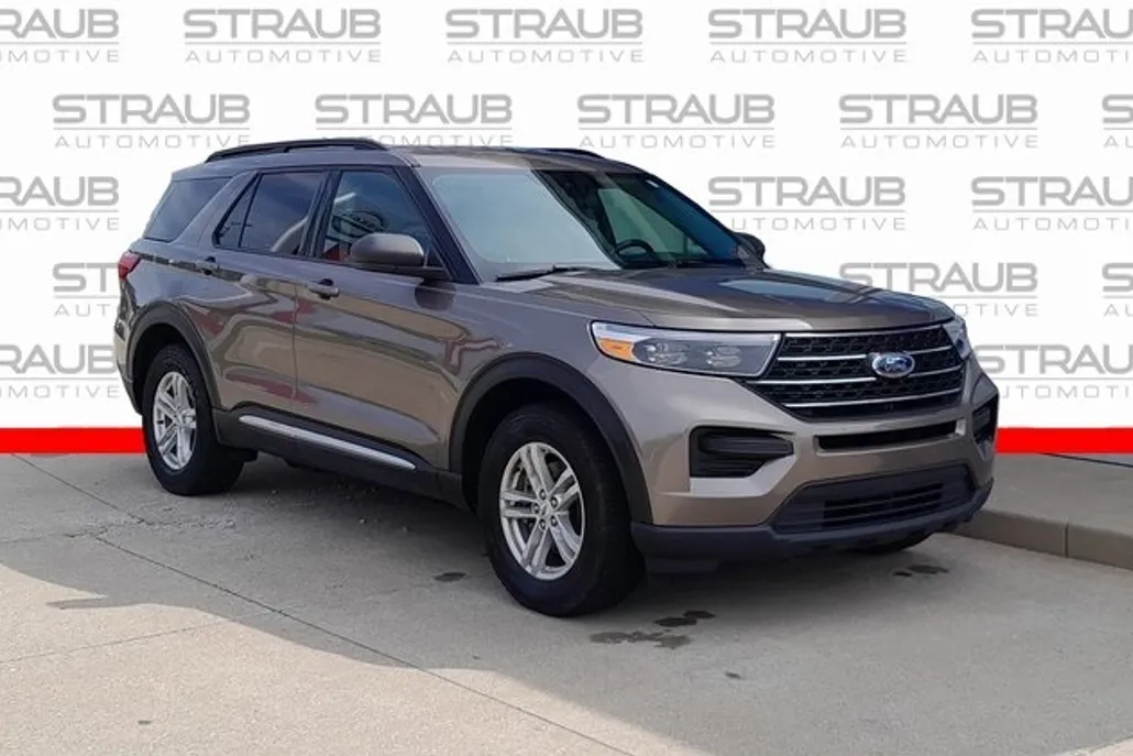 2021 Ford Explorer XLT photo 1