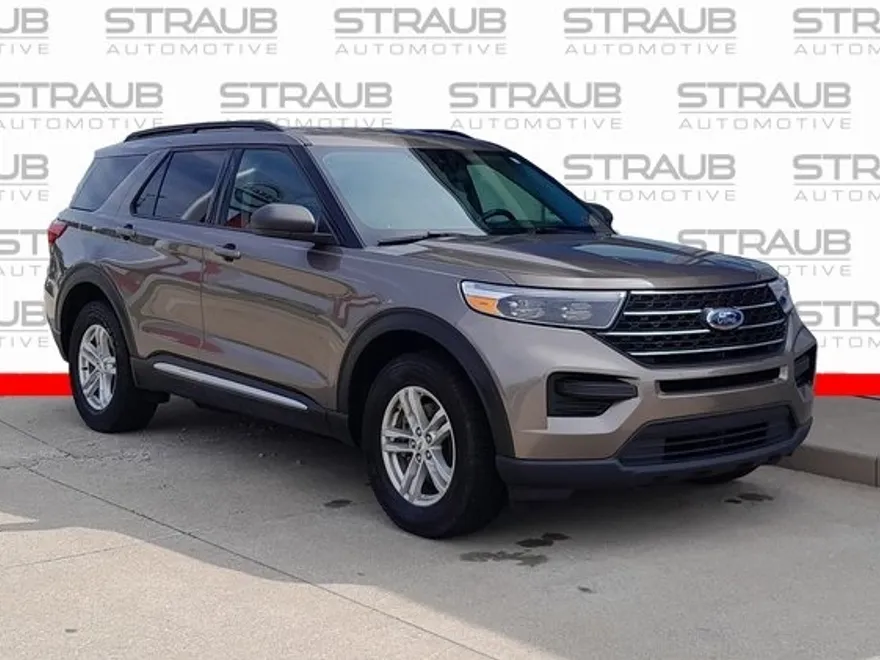 2021 Ford Explorer XLT photo 1
