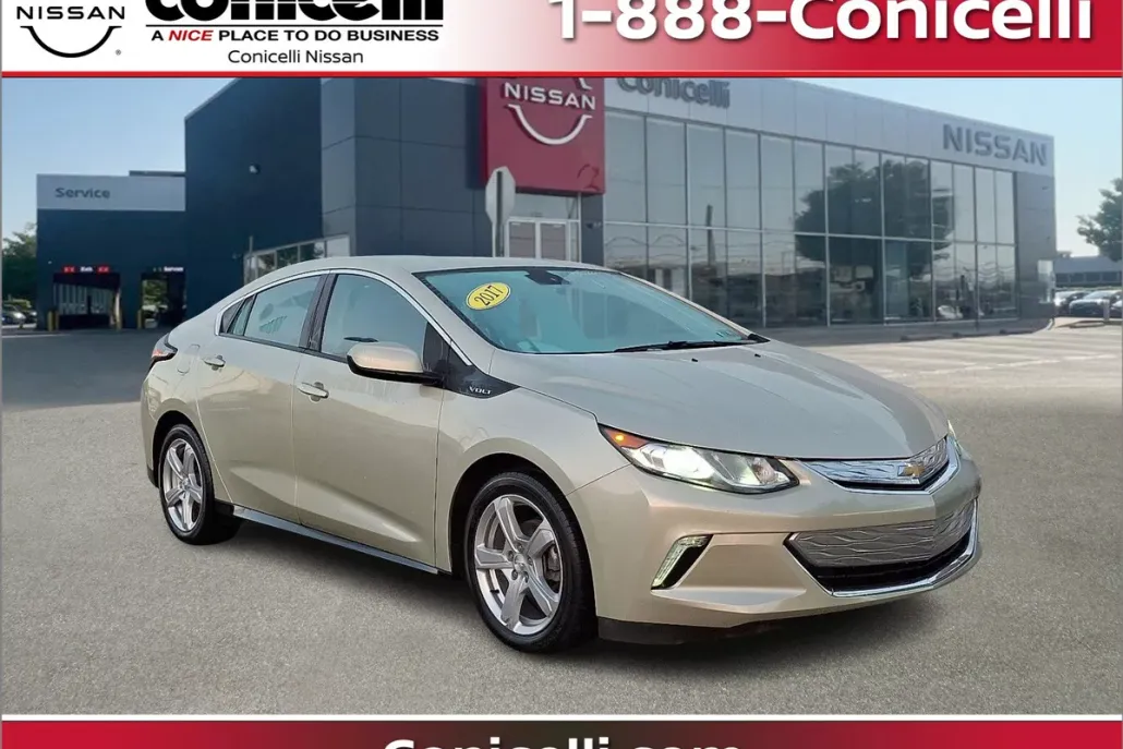 2017 Chevrolet Volt LT photo 1
