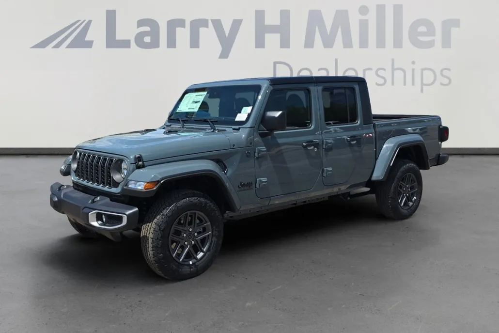 2025 Jeep Gladiator Sport S photo 1