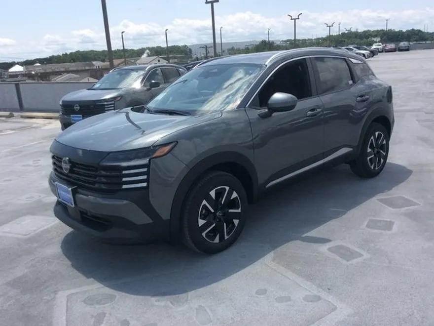 2025 Nissan Kicks SV photo 1