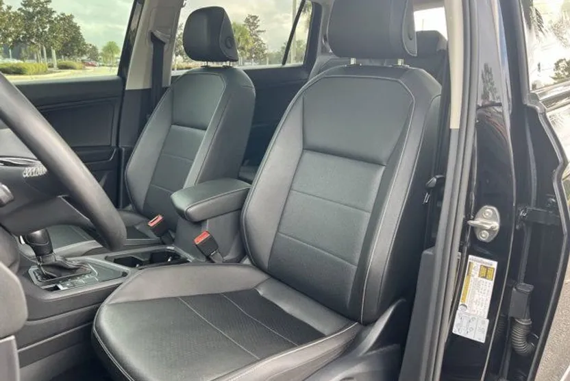 2021 Volkswagen Tiguan SEL photo 1