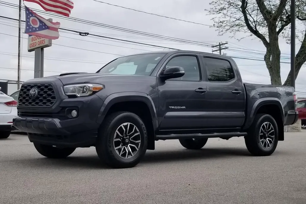 2022 Toyota Tacoma TRD Sport Double Cab photo 1