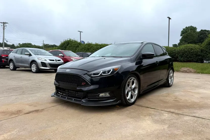 2018 Ford Focus ST photo 1