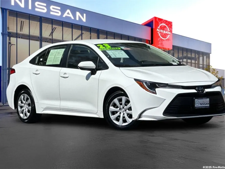 2023 Toyota Corolla LE photo 1