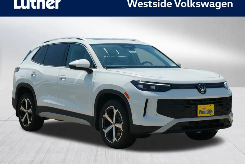 2025 Volkswagen Tiguan SE photo 1