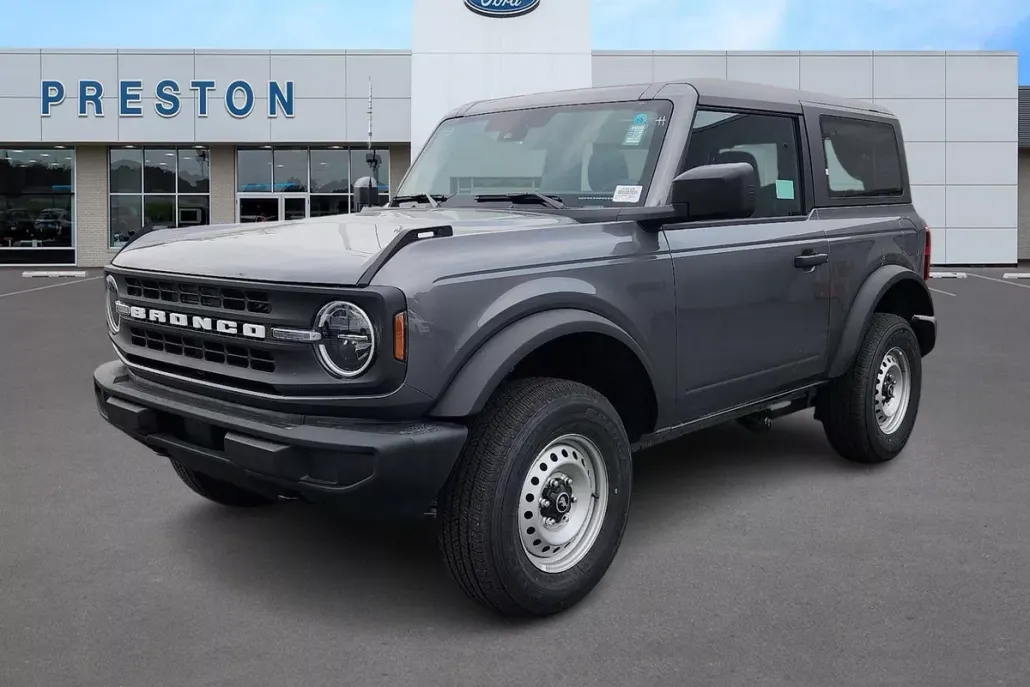2025 Ford Bronco Base photo 1