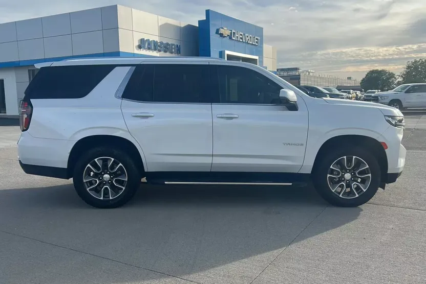 2021 Chevrolet Tahoe LT photo 1