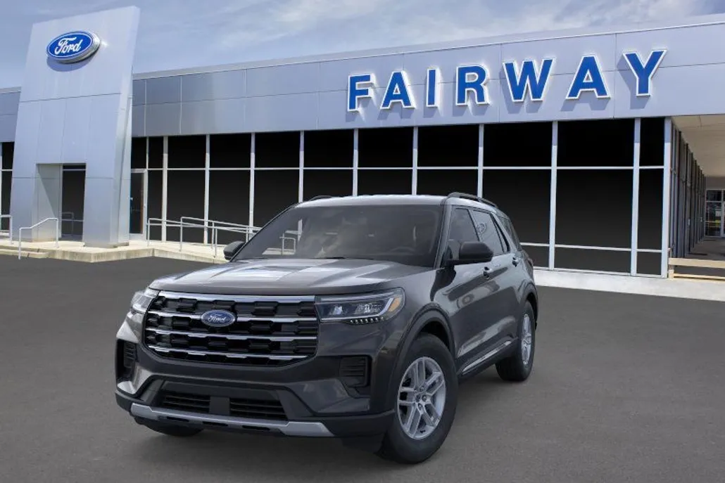 2025 Ford Explorer photo 1