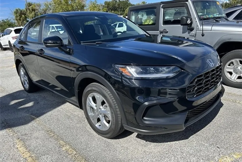 2025 Honda HR-V LX photo 1