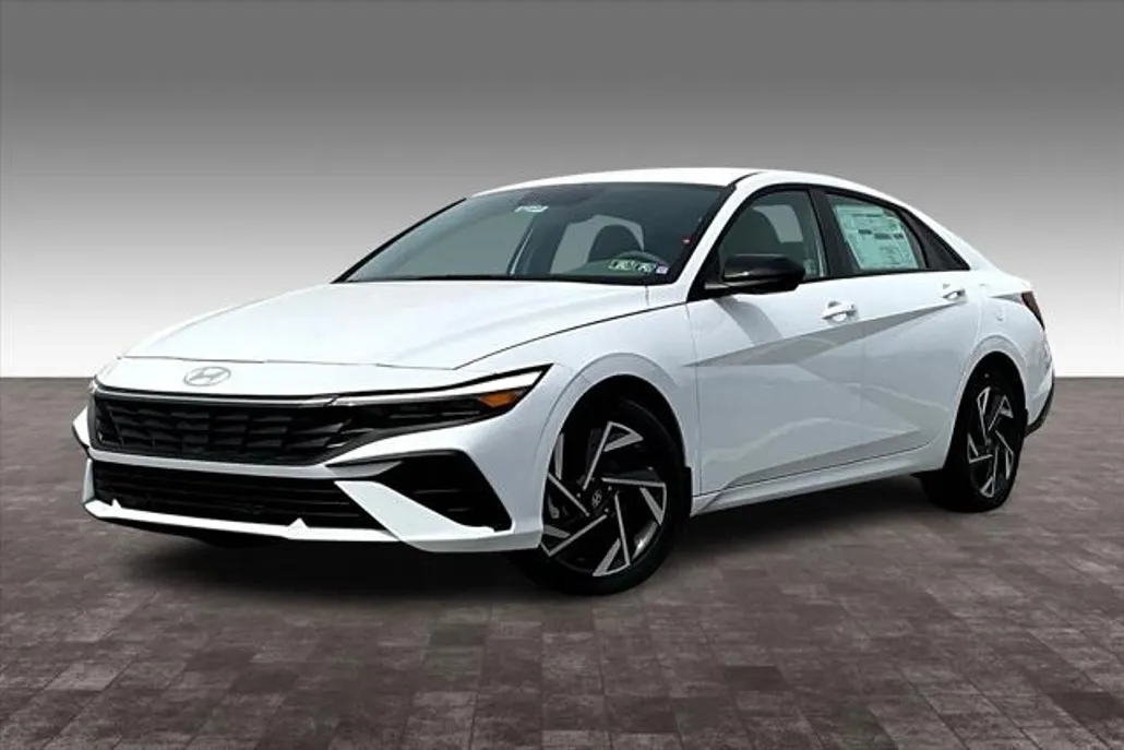 2025 Hyundai Elantra SEL Sport photo 1