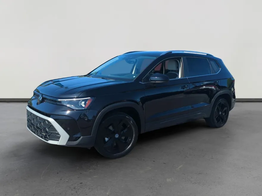 2025 Volkswagen Taos SE photo 1