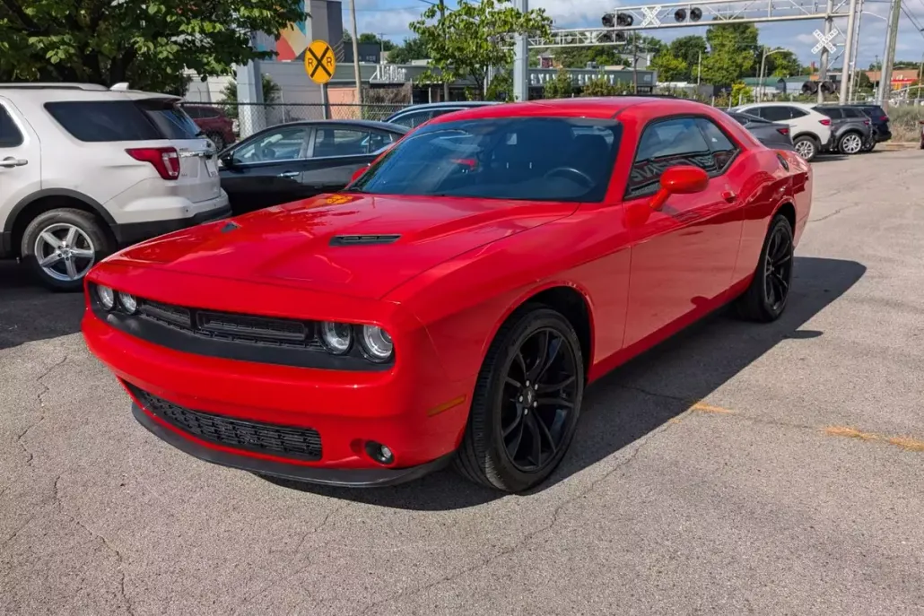 2018 Dodge Challenger SXT photo 1