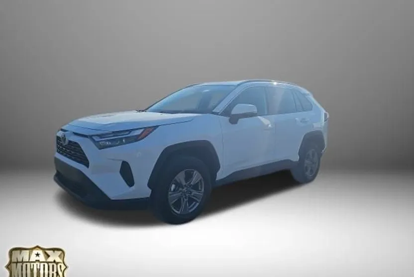 2024 Toyota RAV4 XLE photo 1