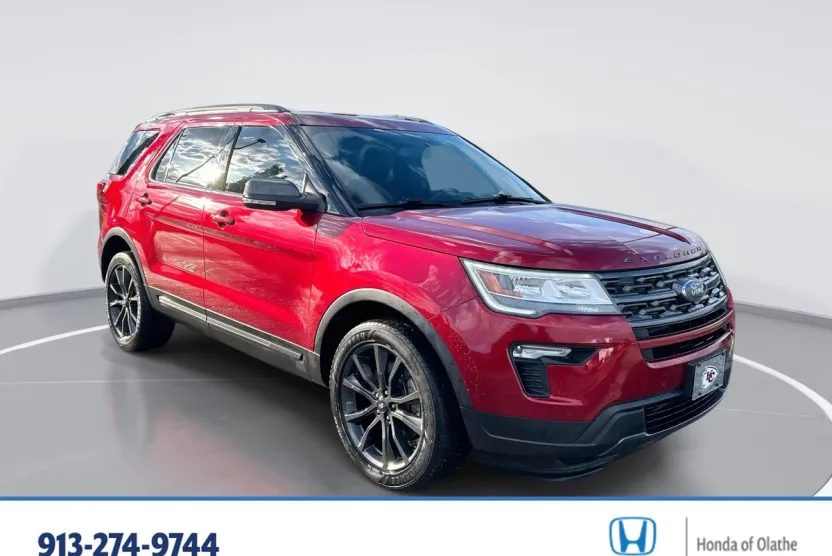 2018 Ford Explorer XLT photo 1
