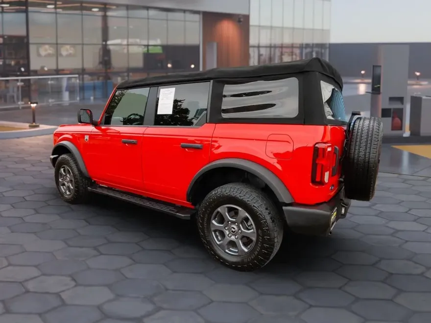 2022 Ford Bronco Big Bend photo 1