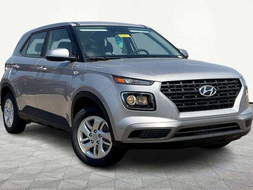 2025 Hyundai Venue SE photo 1