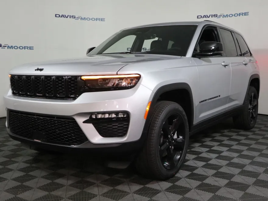 2025 Jeep Grand Cherokee Limited photo 12