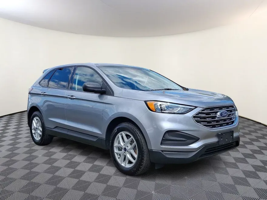 2022 Ford Edge SE photo 1
