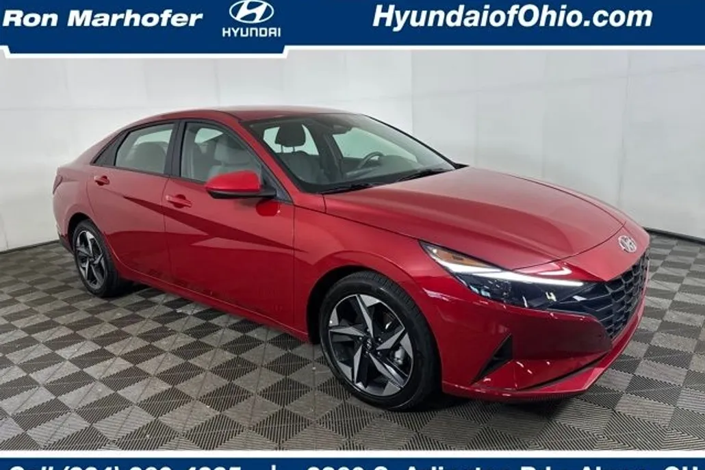 2023 Hyundai Elantra SEL photo 1