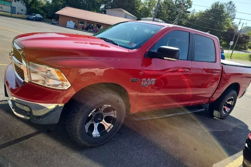 2019 Ram 1500 Classic SLT photo 1