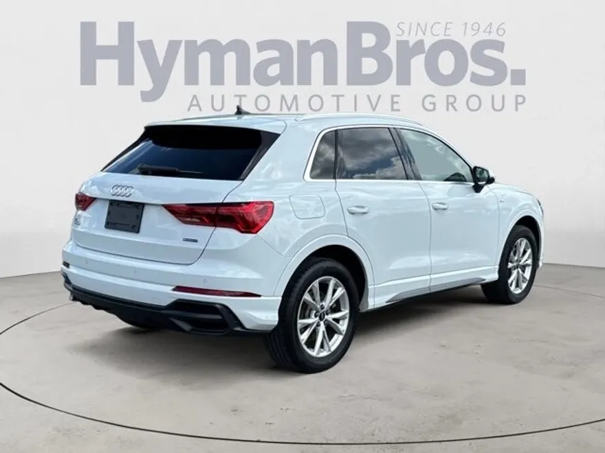 2022 Audi Q3 S line Premium Plus 45 TFSI photo 3