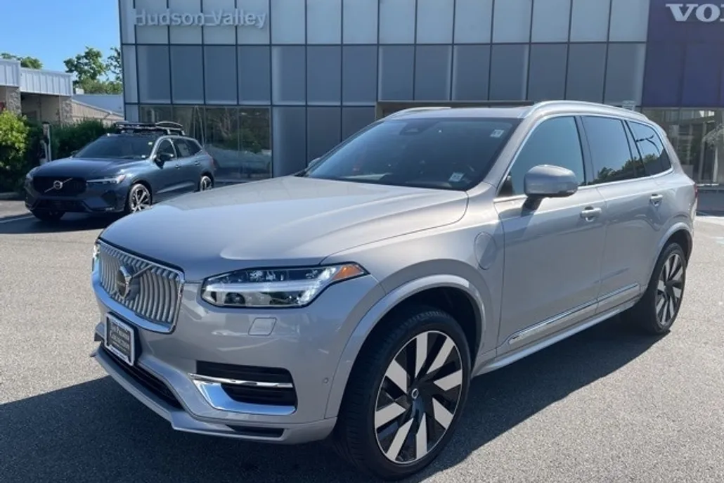 2024 Volvo XC90 Recharge T8 Plus photo 1