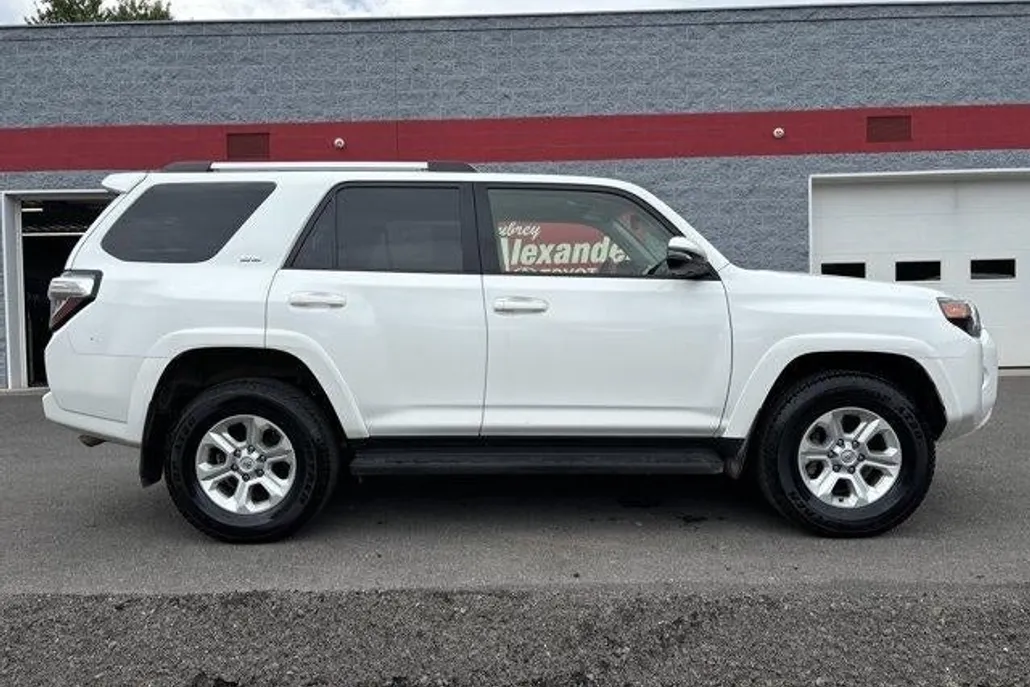 2024 Toyota 4Runner SR5 Premium 4WD photo 1