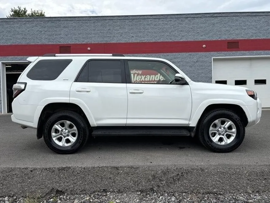 2024 Toyota 4Runner SR5 Premium 4WD photo 1