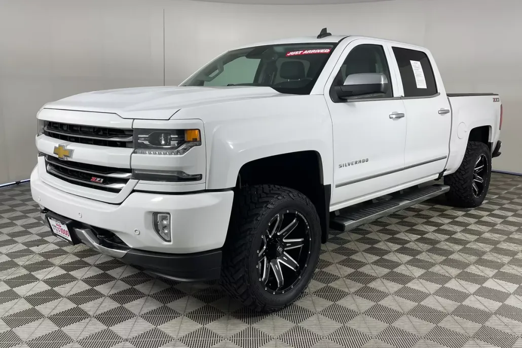 2017 Chevrolet Silverado 1500 LTZ photo 1