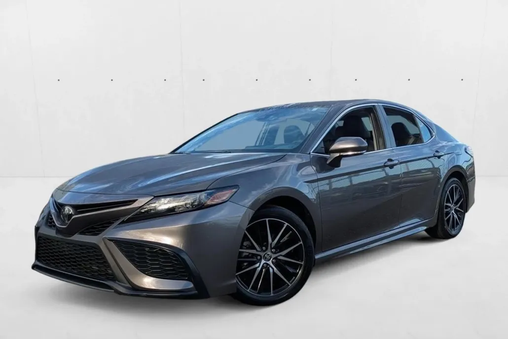 2024 Toyota Camry SE photo 1