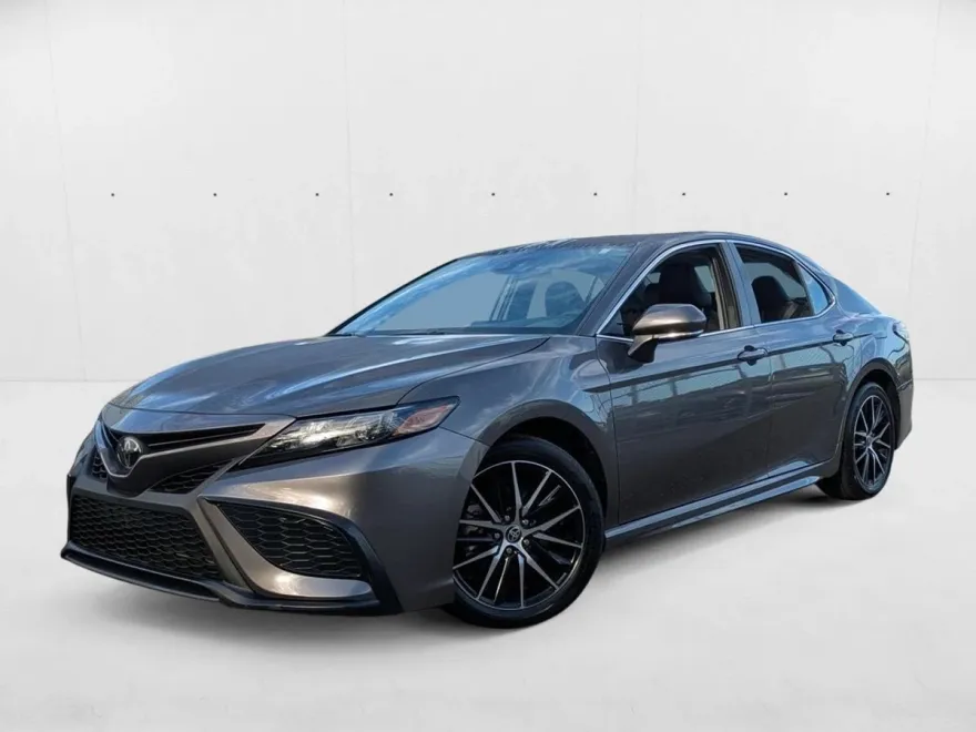 2024 Toyota Camry SE photo 1