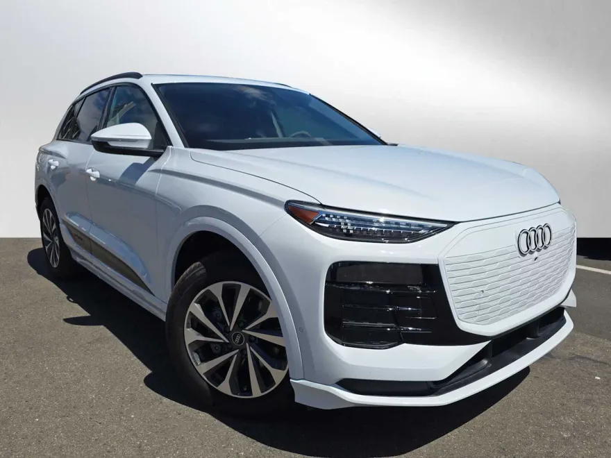 2025 Audi Q6 E-tron Premium Plus photo 1