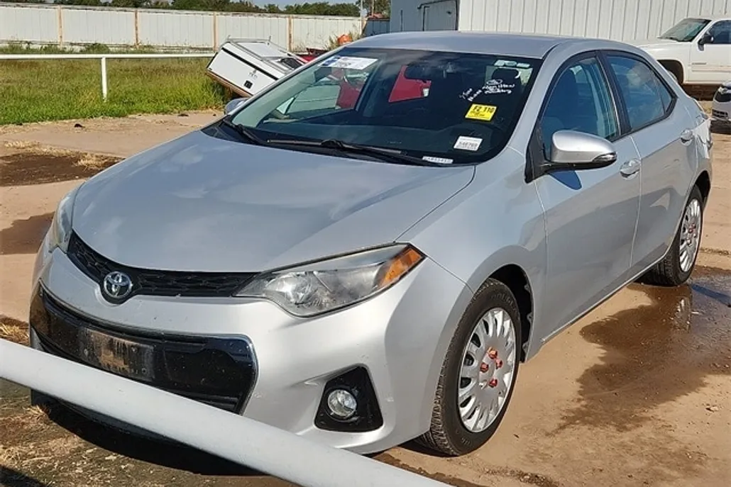 2016 Toyota Corolla S photo 1