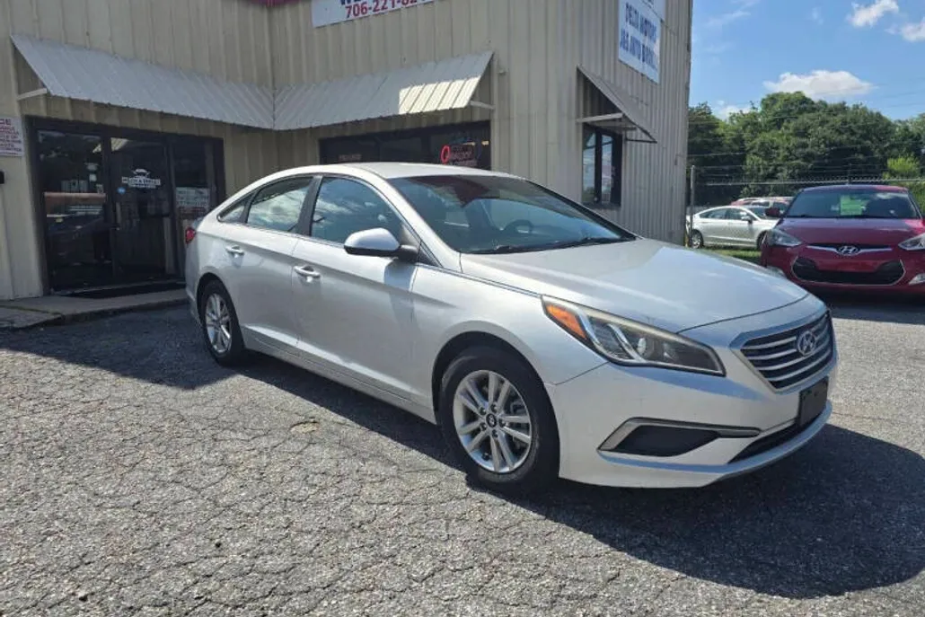 2017 Hyundai Sonata SE photo 1