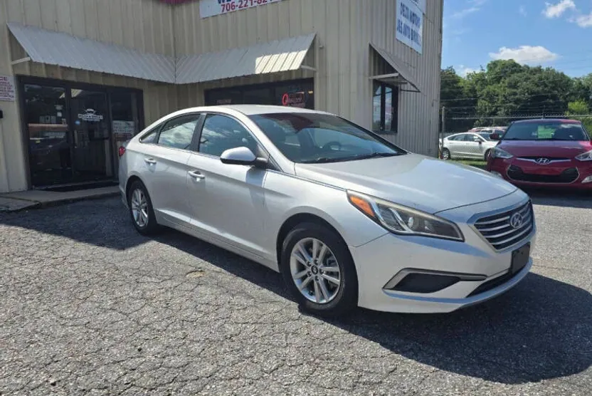 2017 Hyundai Sonata SE photo 1