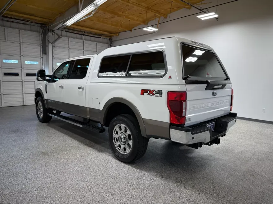 2022 Ford F-350 Lariat photo 1